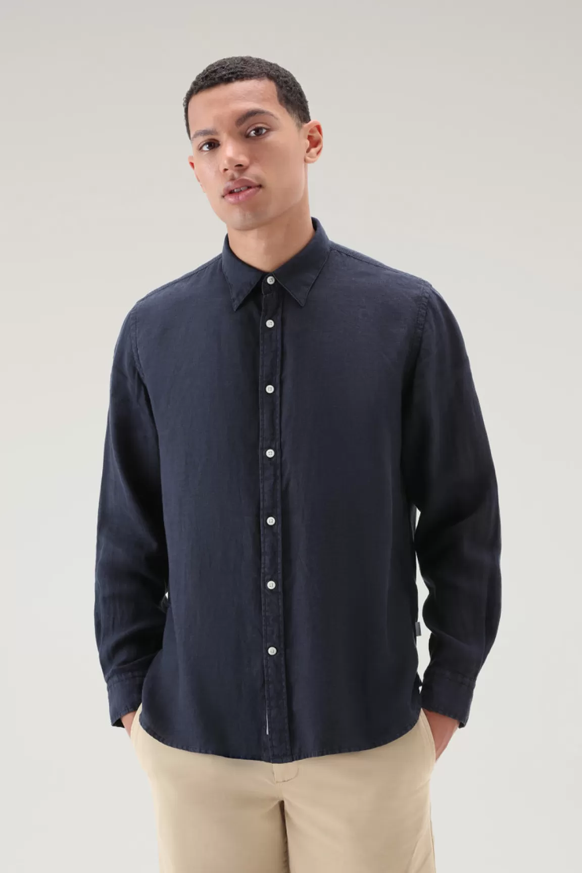 Uomo Woolrich Camicie>Camicia In Puro Lino Tinta In Capo