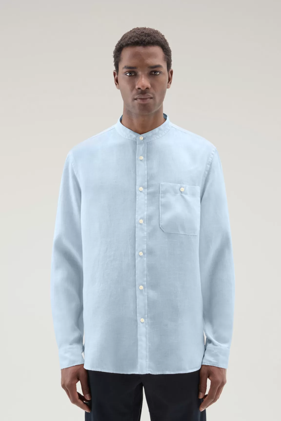 Uomo Woolrich Camicie>Camicia In Puro Lino Tinta In Capo Con Colletto Alla Coreana