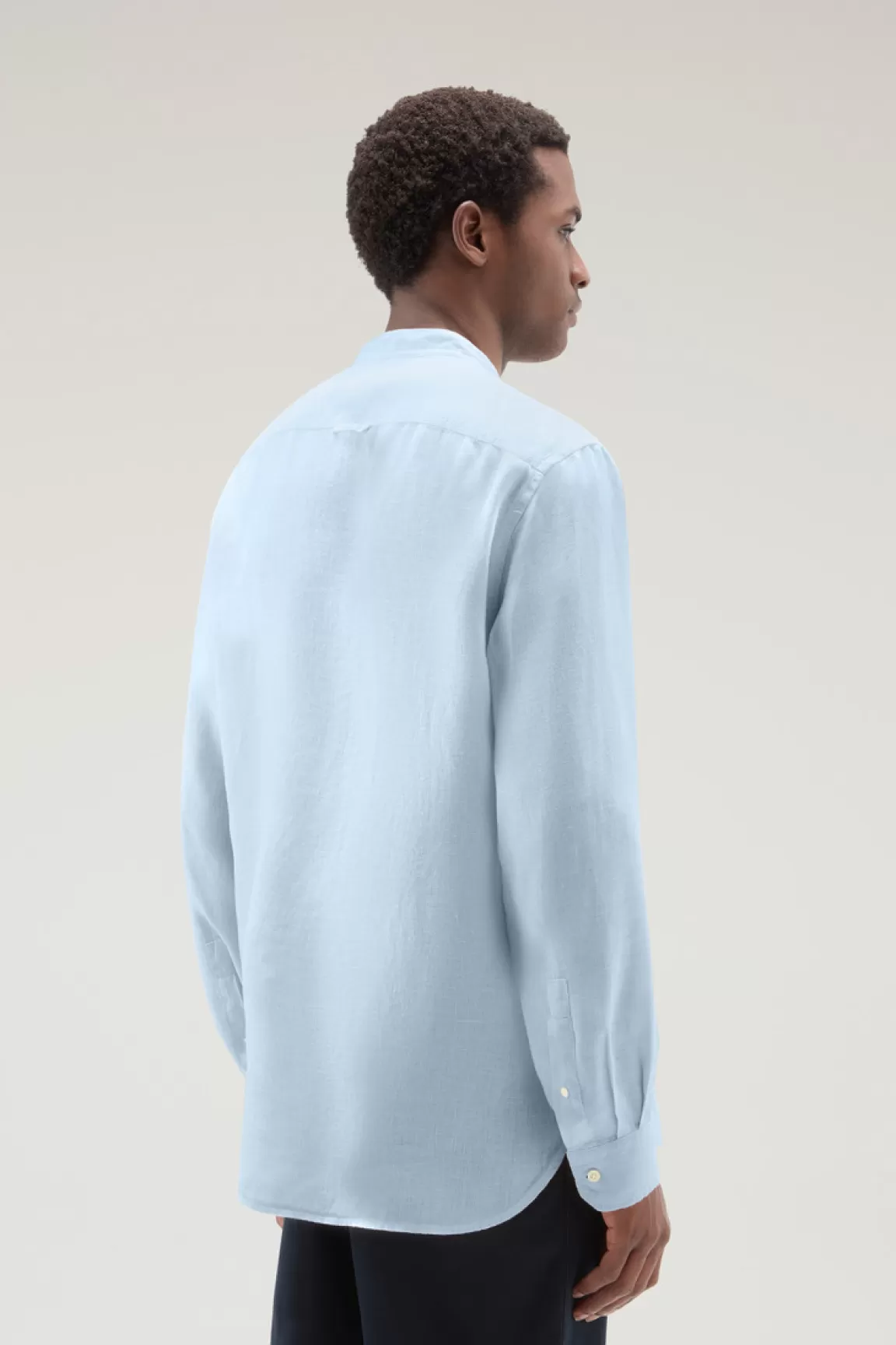 Uomo Woolrich Camicie>Camicia In Puro Lino Tinta In Capo Con Colletto Alla Coreana