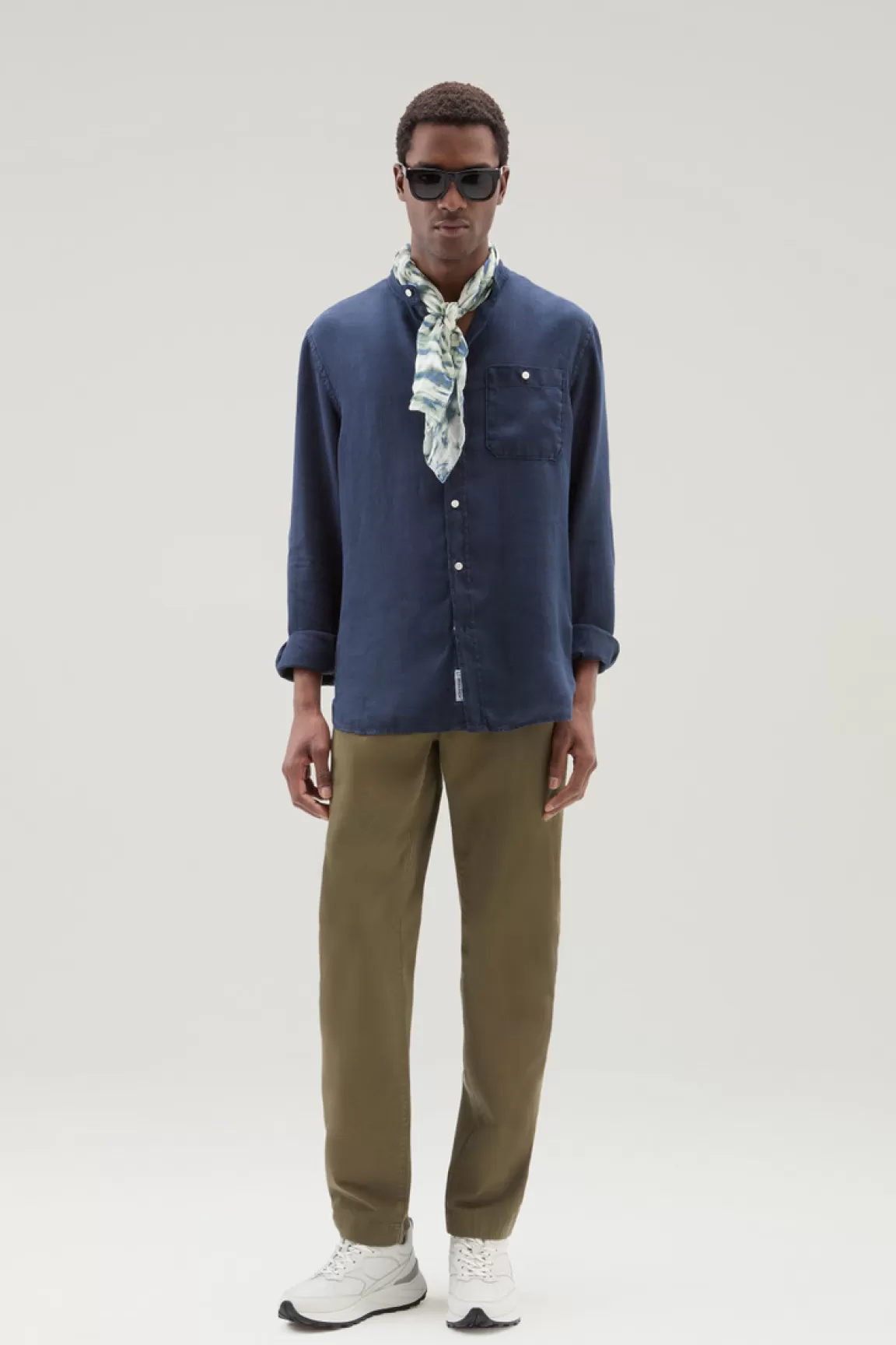 Uomo Woolrich Camicie>Camicia In Puro Lino Tinta In Capo Con Colletto Alla Coreana