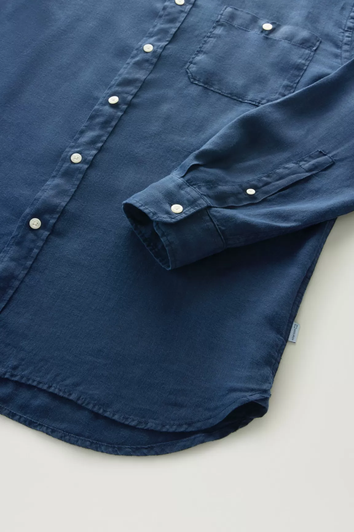 Uomo Woolrich Camicie>Camicia In Puro Lino Tinta In Capo Con Colletto Alla Coreana