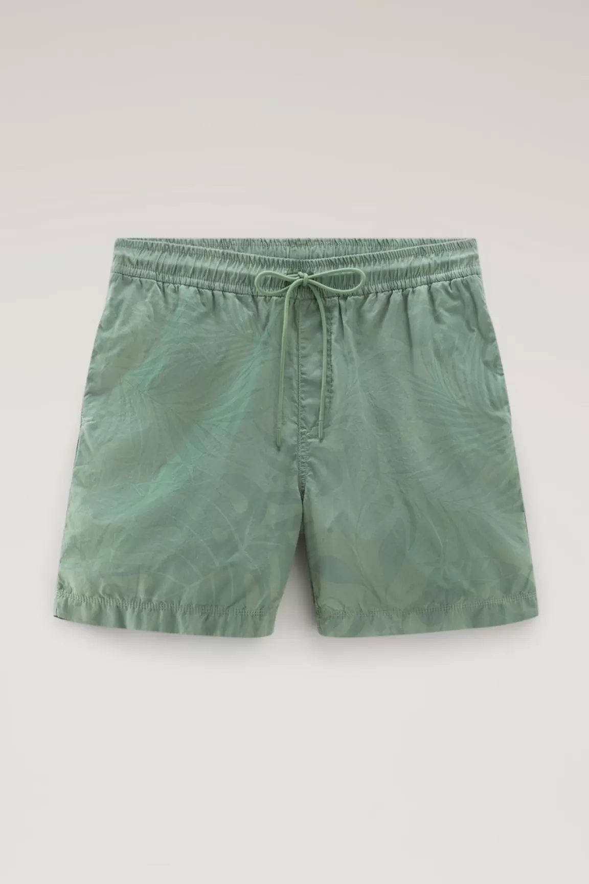 Uomo Woolrich Pantaloni e pantaloncini>Pantaloncini Tinti In Capo In Puro Cotone Con Stampa Tropical