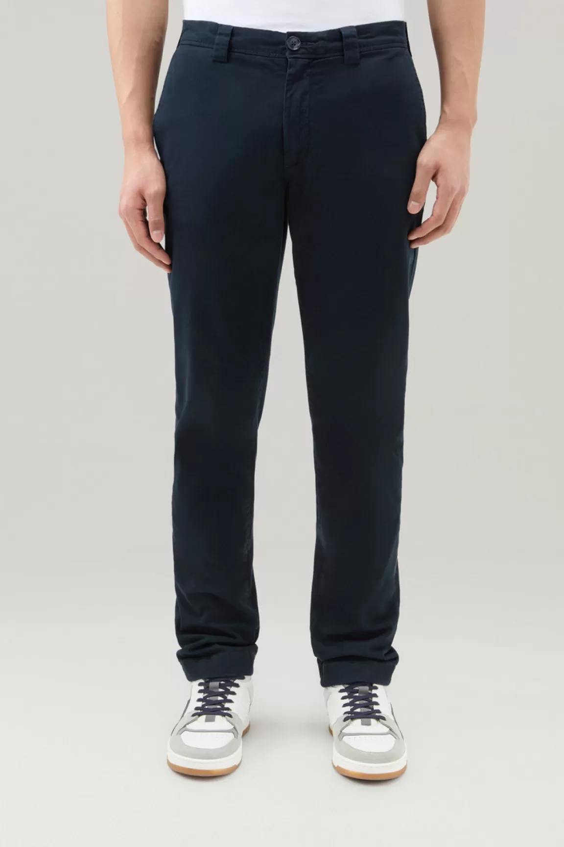 Uomo Woolrich Pantaloni e pantaloncini>Pantaloni Chino Tinti In Capo In Cotone Elasticizzato