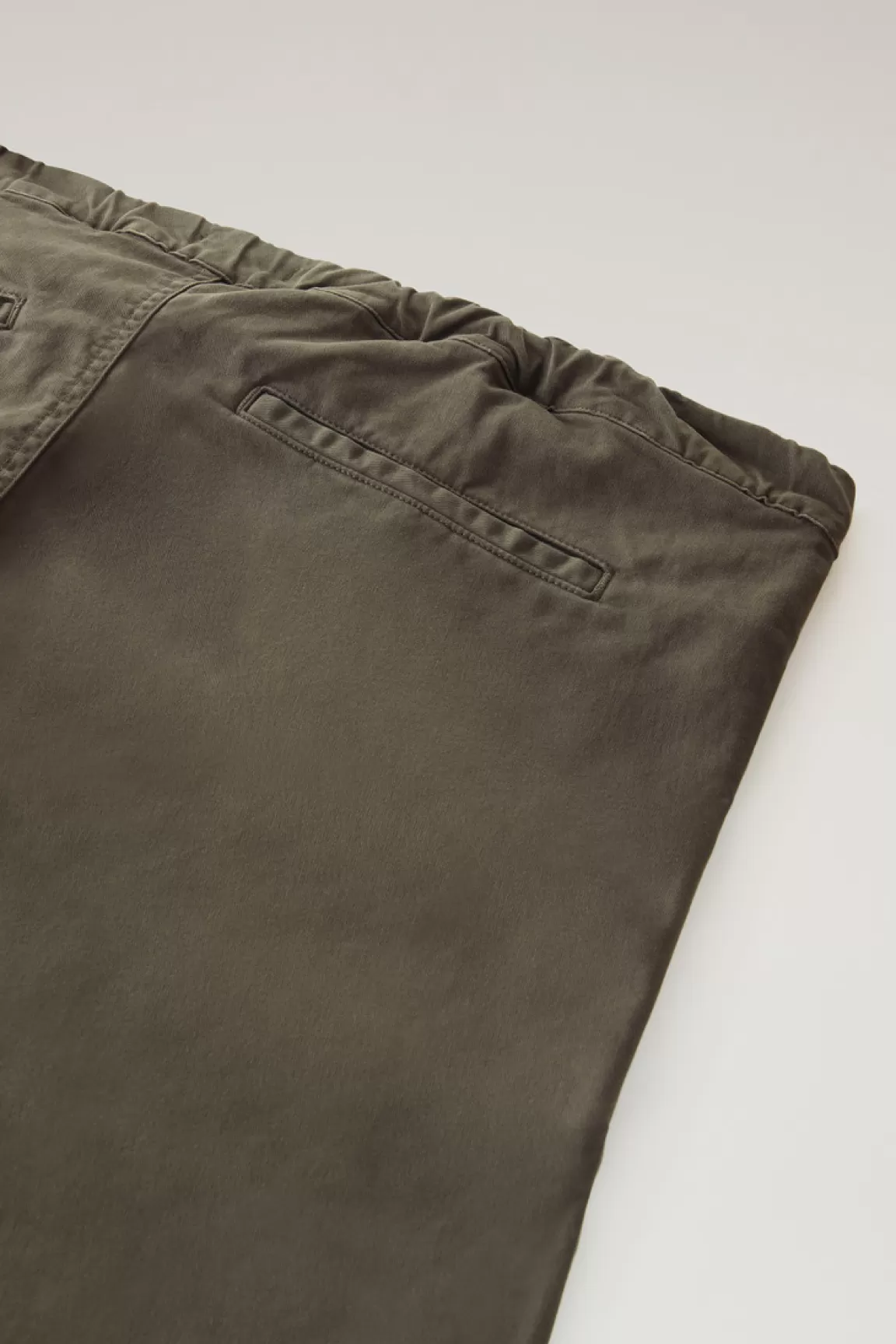 Uomo Woolrich Pantaloni e pantaloncini>Pantaloni Chino Tinti In Capo In Twill Di Cotone Elasticizzato