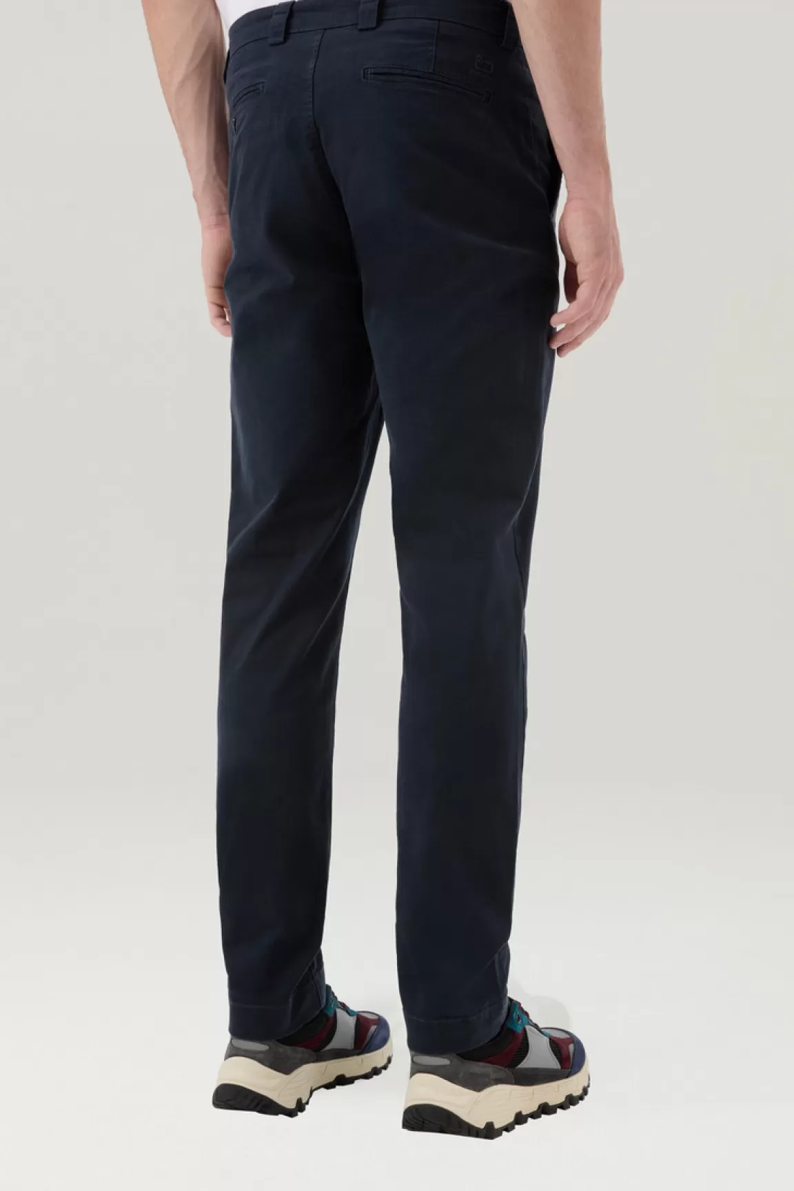 Uomo Woolrich Pantaloni e pantaloncini>Pantaloni Chino Tinti In Capo In Twill Di Cotone Elasticizzato