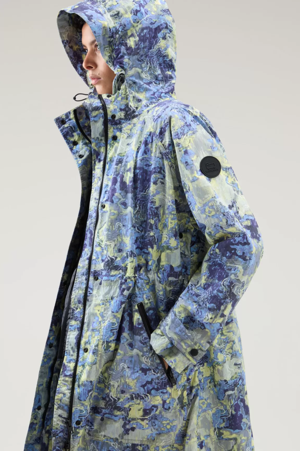 Donna Woolrich Parka>Parka Con Cappuccio In Tessuto CORDURA Stampato