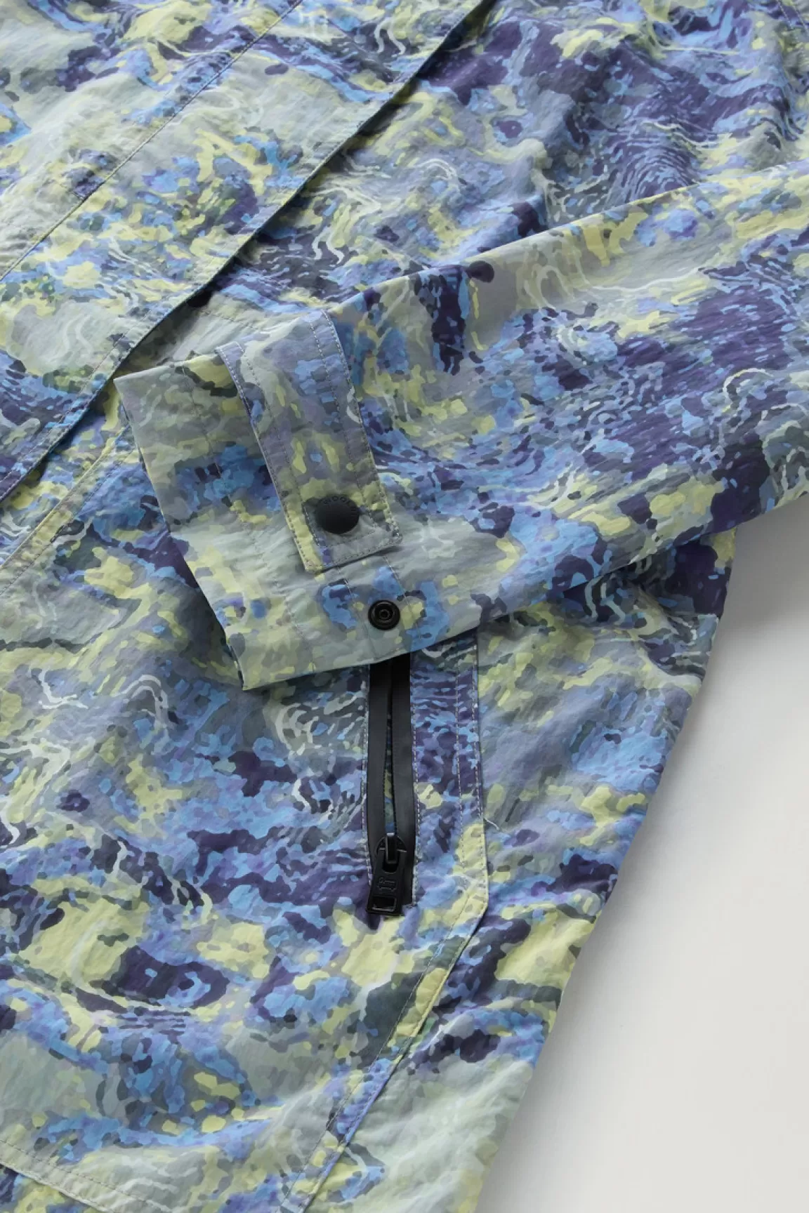 Donna Woolrich Parka>Parka Con Cappuccio In Tessuto CORDURA Stampato