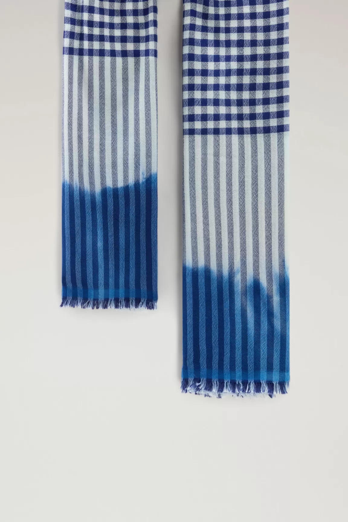 Donna Woolrich Sciarpe>Sciarpa In Misto Lana E Cotone Con Motivo Micro Check