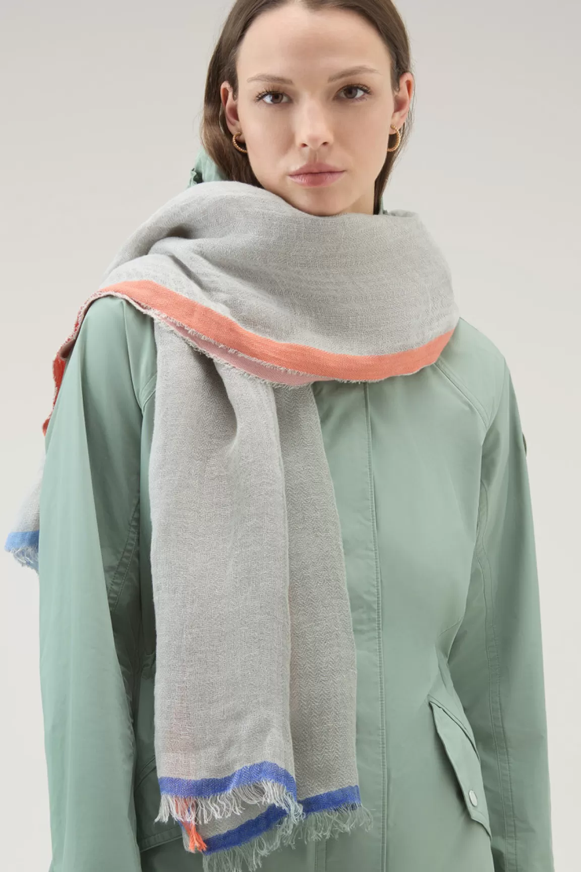 Donna Woolrich Sciarpe>Sciarpa In Misto Lino E Cotone Con Motivo Color Block
