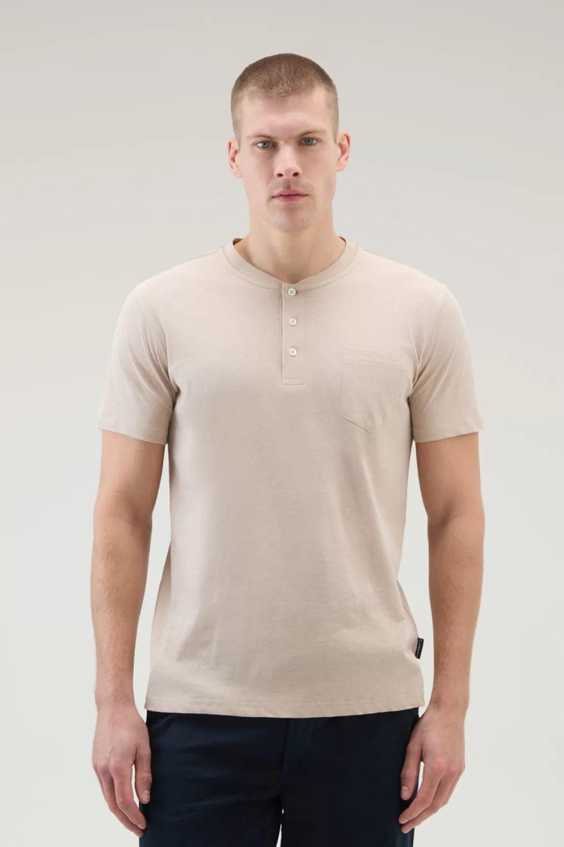 Uomo Woolrich T-shirt>T-shirt Henley In Misto Cotone E Lino