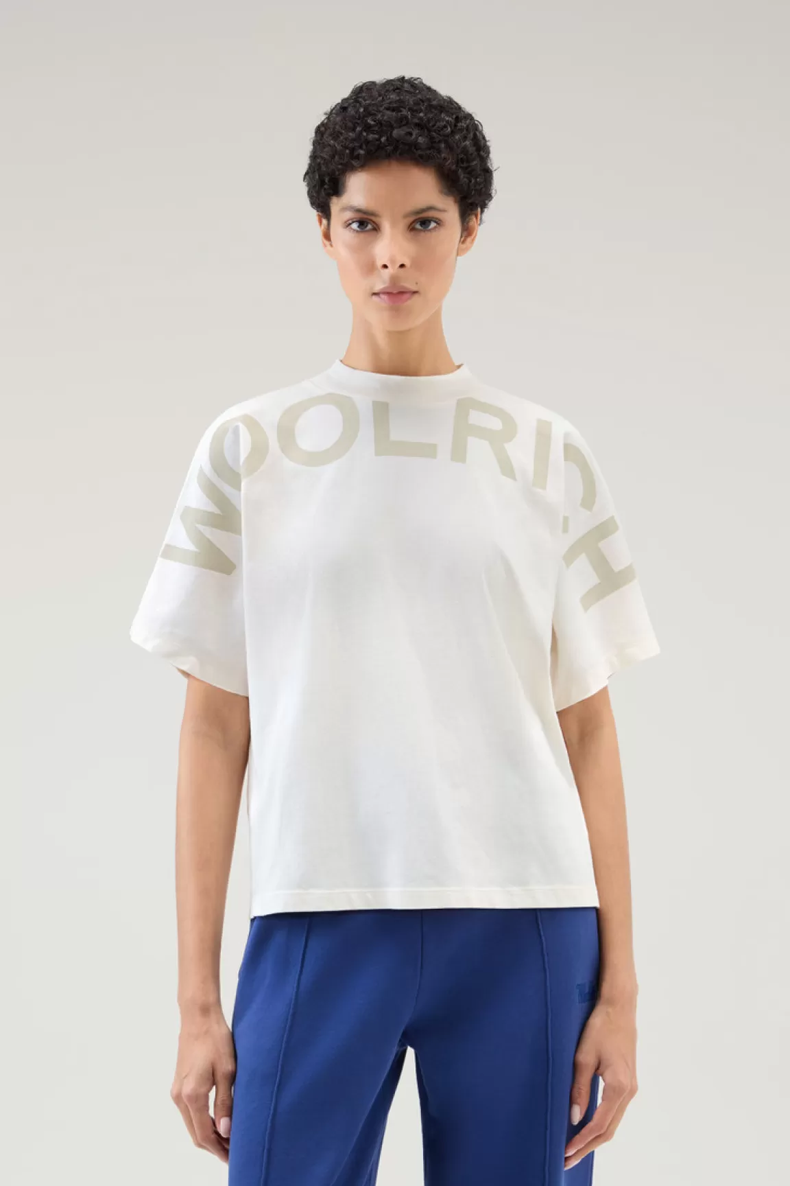 Donna Woolrich T-shirt e polo>T-shirt In Puro Cotone Con Maxi Stampa